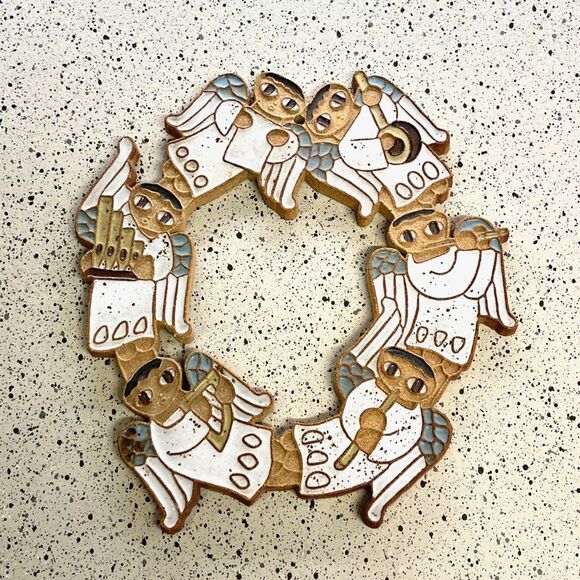 St. Andrews Abbey Handmade Ceramic Angel Wreath - Picture 1 of 7